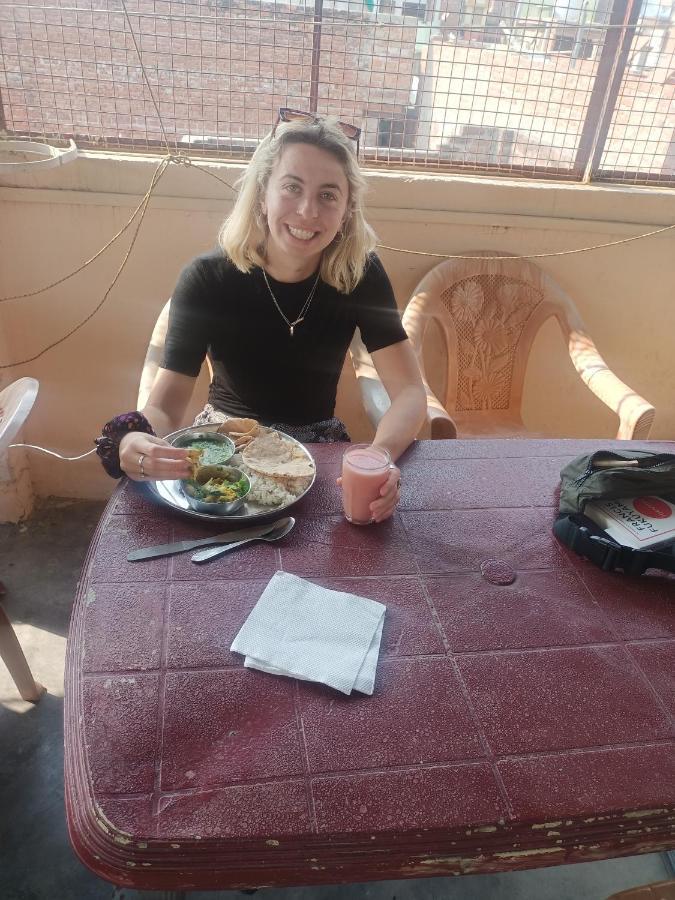 Somit Paying Guest House Varanasi Exteriör bild