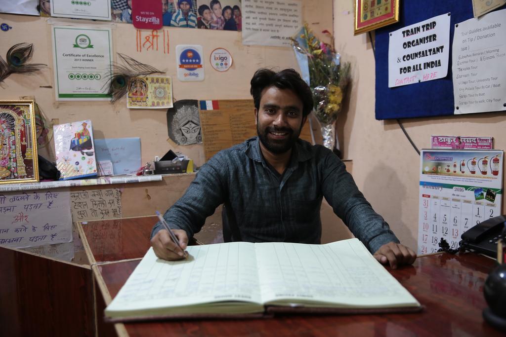Somit Paying Guest House Varanasi Exteriör bild
