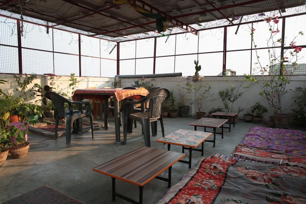 Somit Paying Guest House Varanasi Exteriör bild