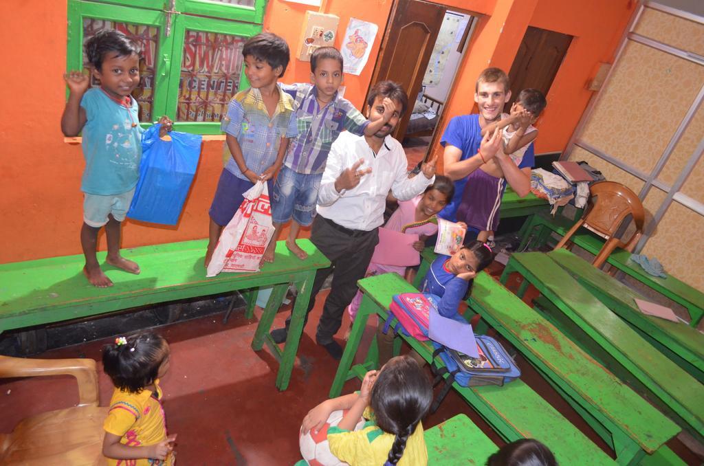 Somit Paying Guest House Varanasi Exteriör bild