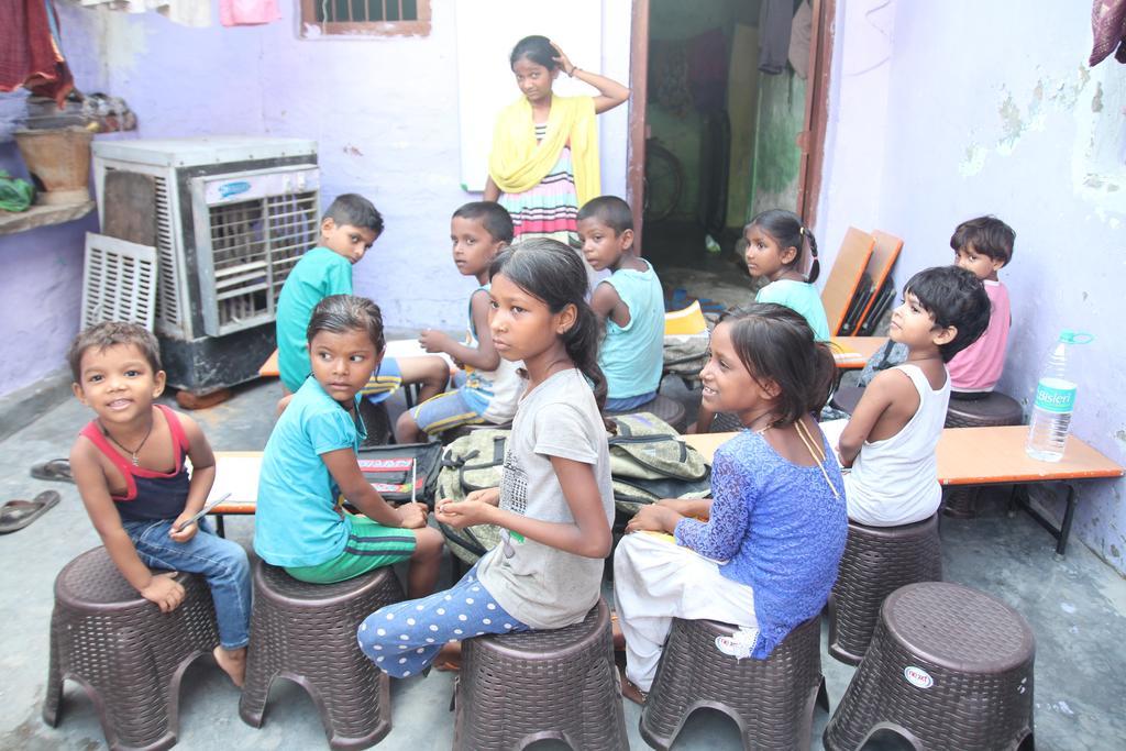 Somit Paying Guest House Varanasi Exteriör bild