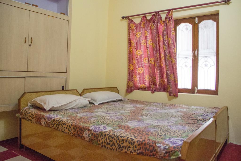 Somit Paying Guest House Varanasi Exteriör bild