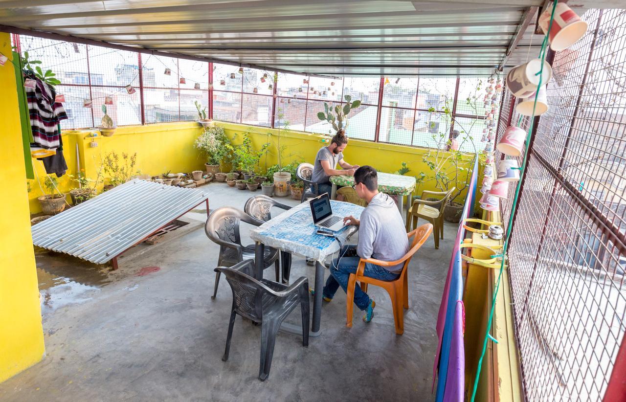 Somit Paying Guest House Varanasi Exteriör bild