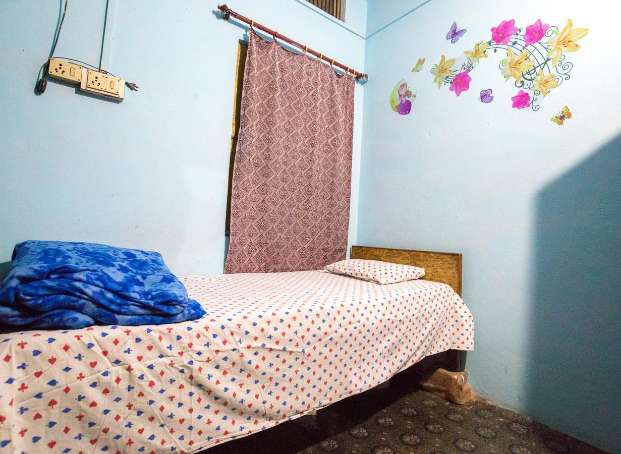 Somit Paying Guest House Varanasi Exteriör bild
