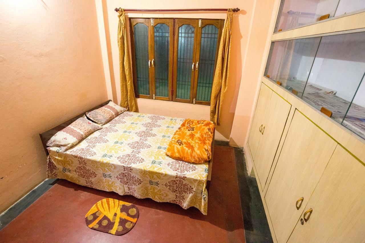 Somit Paying Guest House Varanasi Exteriör bild