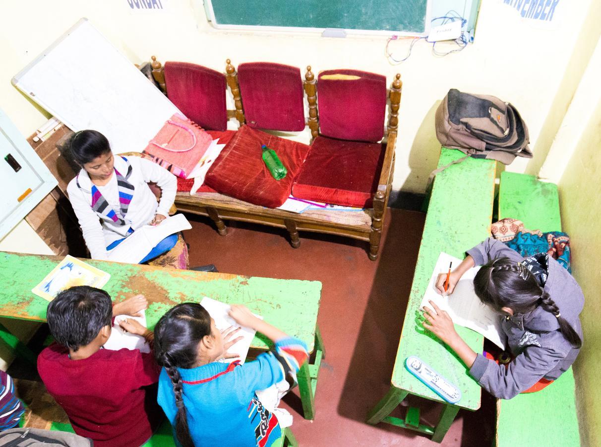 Somit Paying Guest House Varanasi Exteriör bild