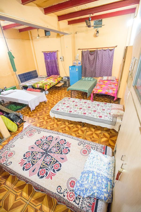 Somit Paying Guest House Varanasi Exteriör bild